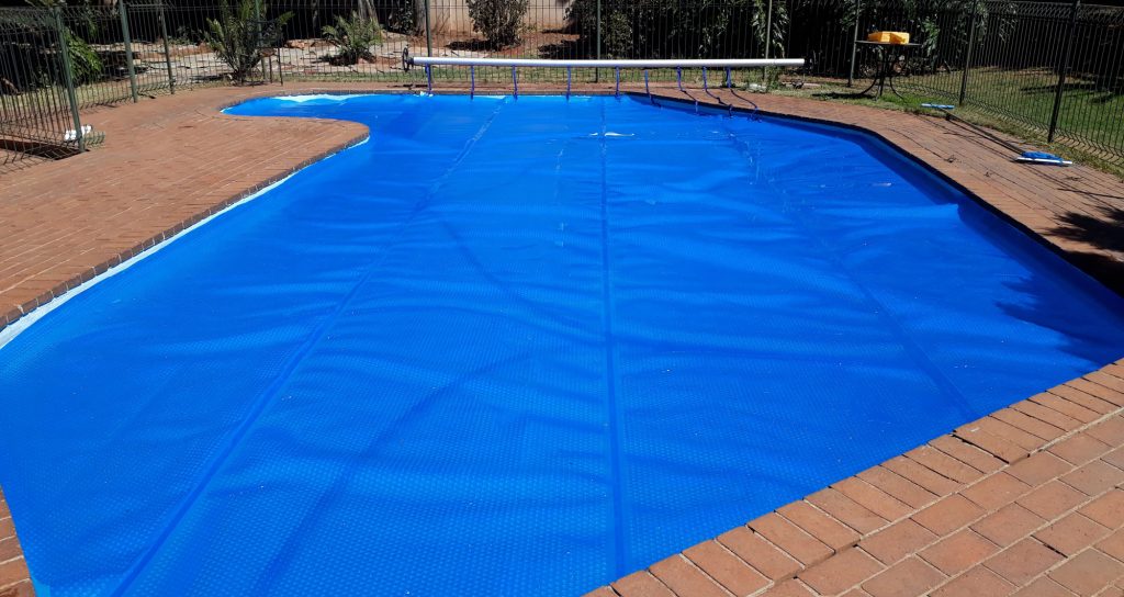 pool-blanke-covert-1